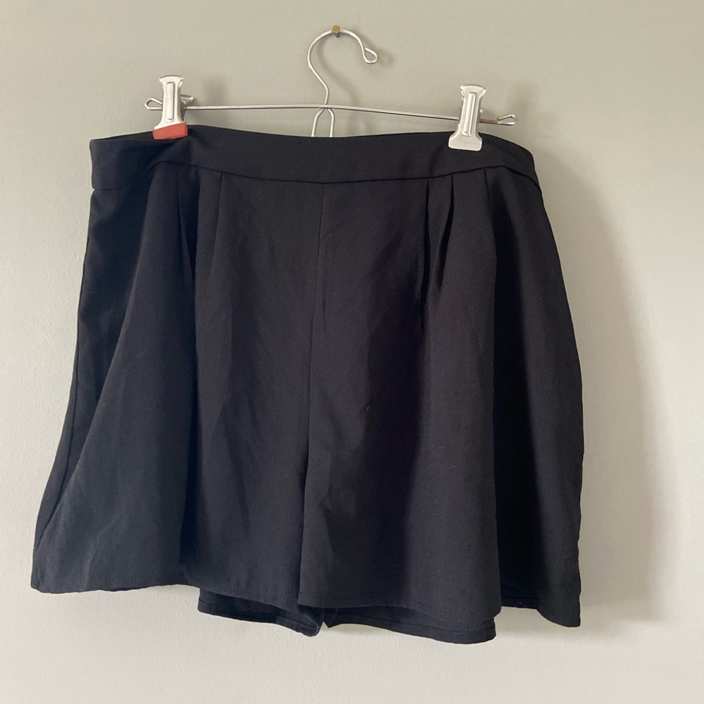 Lined Dress shorts with side zip from Francesca’s